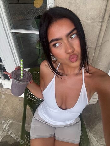 Full leaked Roxanarosuu page private onlyfans photo
