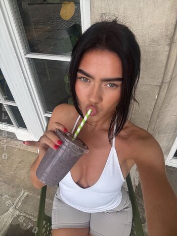 Full leaked Roxanarosuu page private onlyfans photo