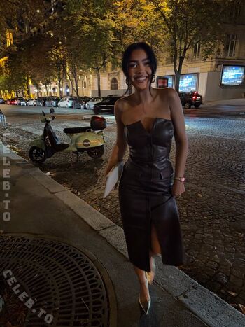 Full leaked Roxanarosuu private onlyfans photo