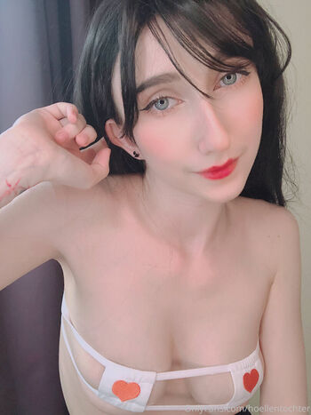 Full leaked Roxane private onlyfans photo