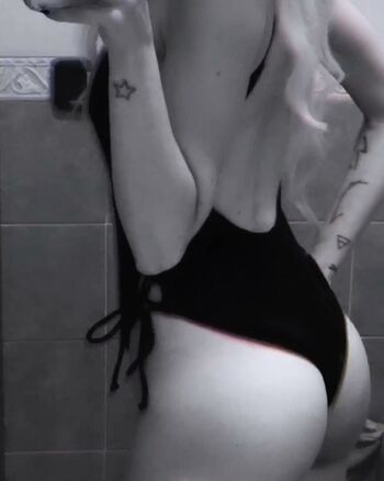 Full leaked Roxiechelon private onlyfans photo