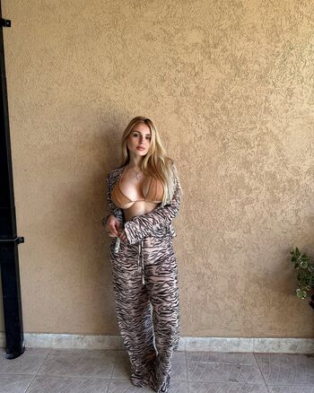 Full leaked Rubiakat private onlyfans photo