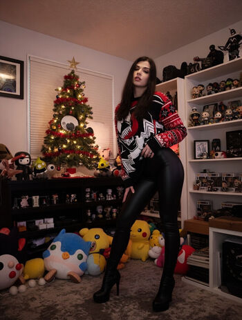 Full leaked Runebee private onlyfans photo