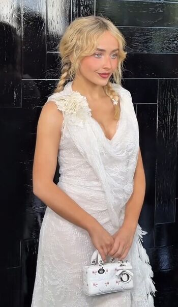 Full leaked Sabrina carpenter page private onlyfans photo