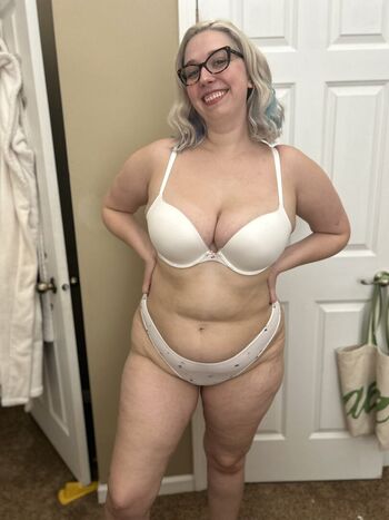 Full leaked Sabrinaslaays private onlyfans photo