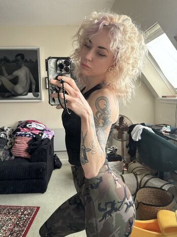 Full leaked Saderotica private onlyfans photo