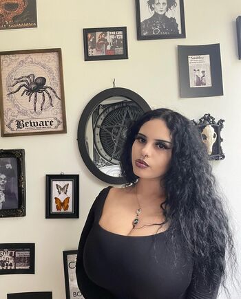 Full leaked Sadesgrave private onlyfans photo