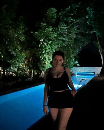 Full leaked Sadiejean private onlyfans photo