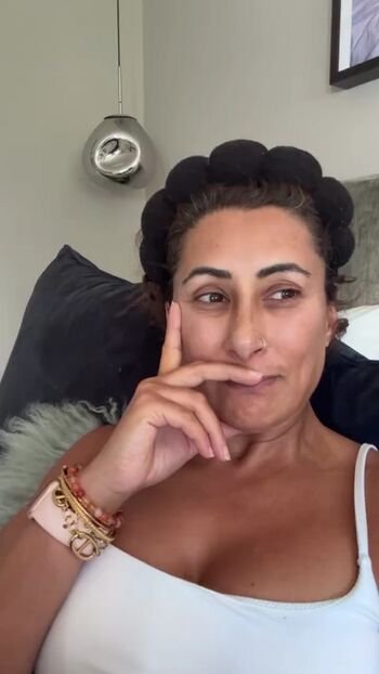 Full leaked Saira khan page private onlyfans photo