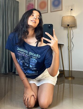 Full leaked Sakshi pandey page private onlyfans photo