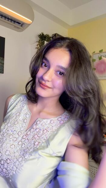 Full leaked Sakshi pandey page private onlyfans photo