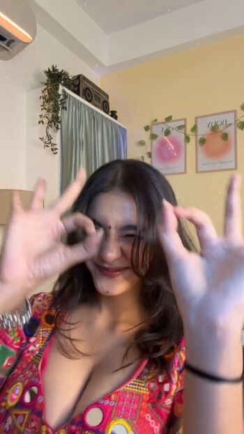 Full leaked Sakshi pandey private onlyfans photo