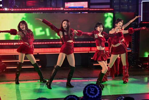 Sakura Miyawaki 宮脇 咲良