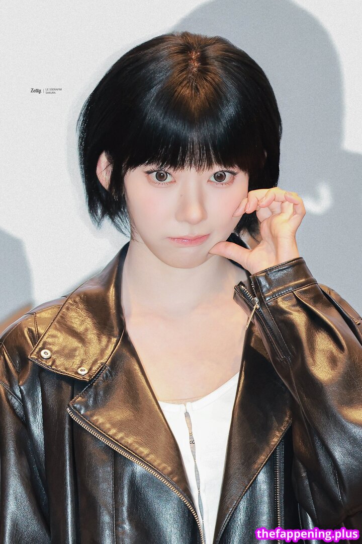 Sakura Miyawaki 宮脇 咲良