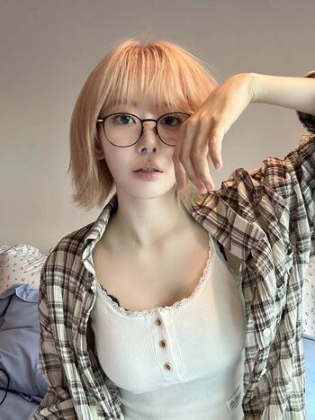 Sakura Miyawaki 宮脇 咲良