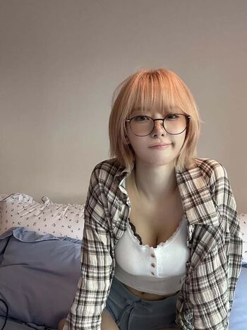 Sakura Miyawaki 宮脇 咲良