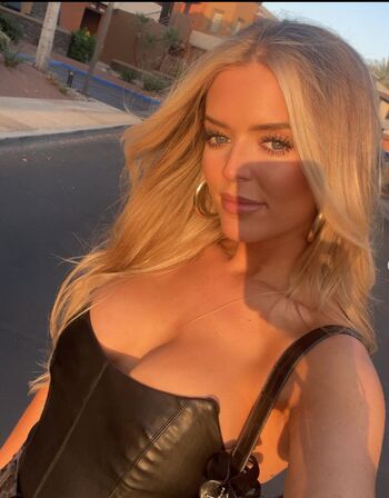 Full leaked Salley carson private onlyfans photo