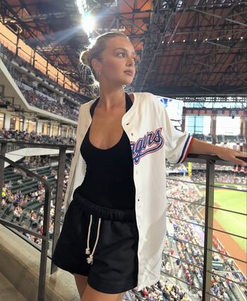 Samantha Riehl