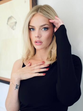 Full leaked Samara weaving page private onlyfans photo