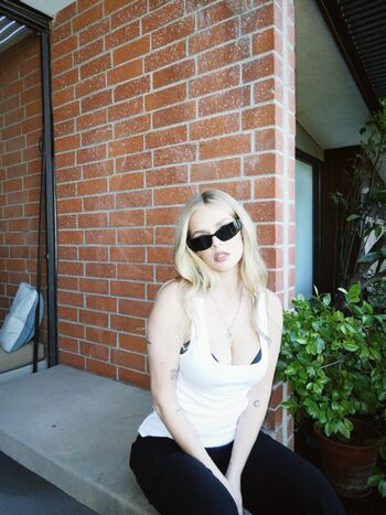 Full leaked Samara weaving page private onlyfans photo