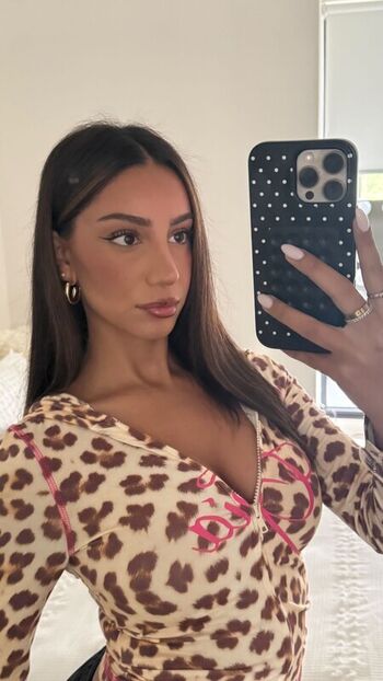 Full leaked Samira noureddine page private onlyfans photo