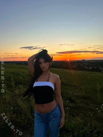 Full leaked Sara arslan private onlyfans photo