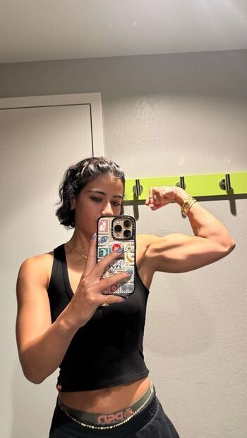 Full leaked Sara saffari private onlyfans photo