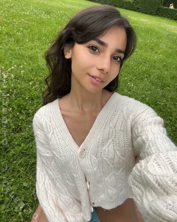Sara Wolf