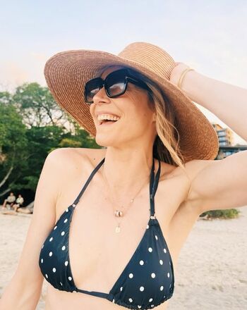 Full leaked Sarah chalke private onlyfans photo