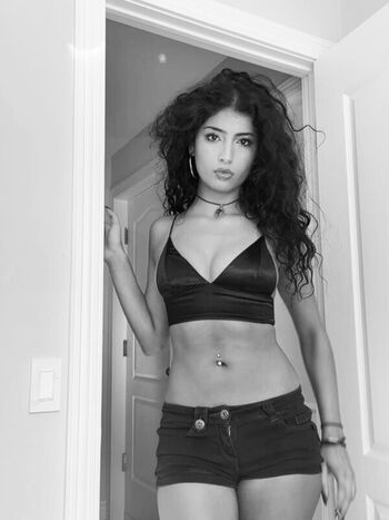 Full leaked Sarah hadjih private onlyfans photo