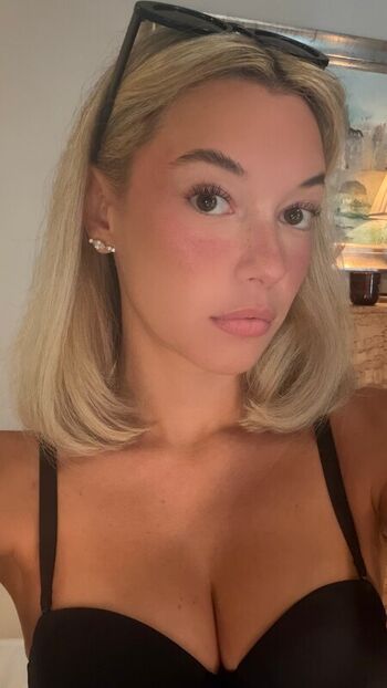 Full leaked Sarahfuckingsnyder private onlyfans photo