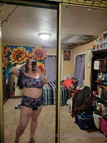 Full leaked Sarahgonaked private onlyfans photo