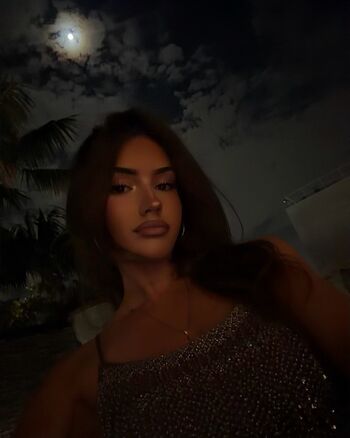 Full leaked Sarahmiilo private onlyfans photo