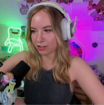 Full leaked Sarahpodz private onlyfans photo