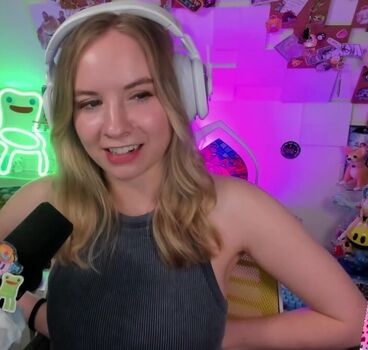 Full leaked Sarahpodz private onlyfans photo