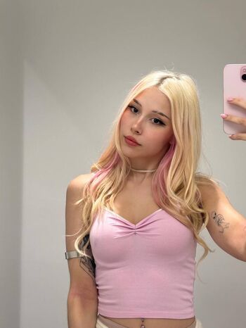 Full leaked Sarahtonin private onlyfans photo