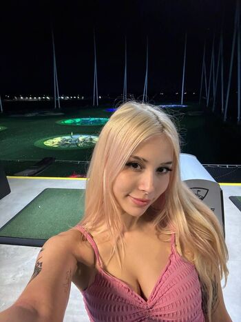 Full leaked Sarahtonin private onlyfans photo