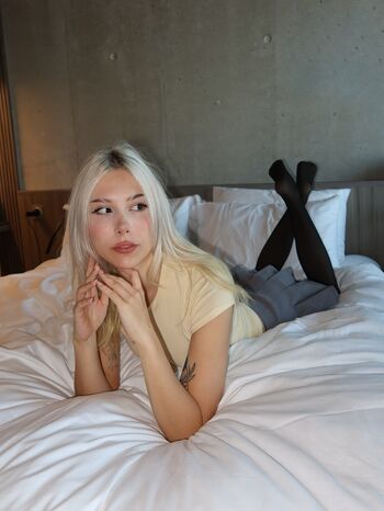 Full leaked Sarahtonin private onlyfans photo