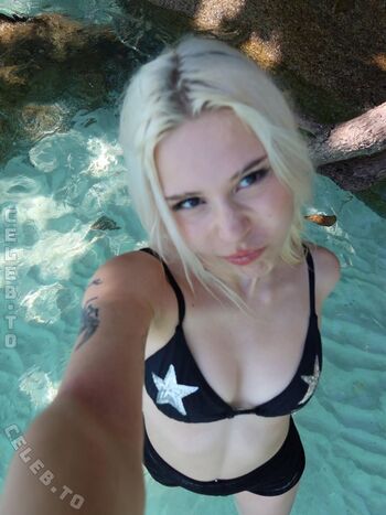 Full leaked Sarahtoninx private onlyfans photo