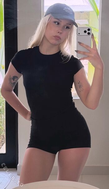 Full leaked Sarahtoninx private onlyfans photo