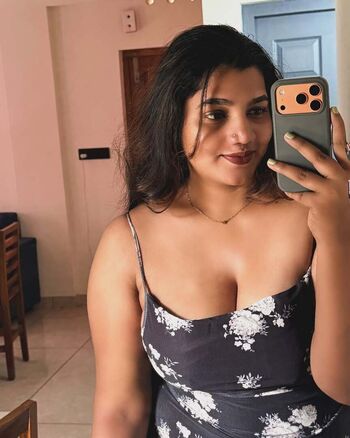 Full leaked Saranya santhosh page private onlyfans photo