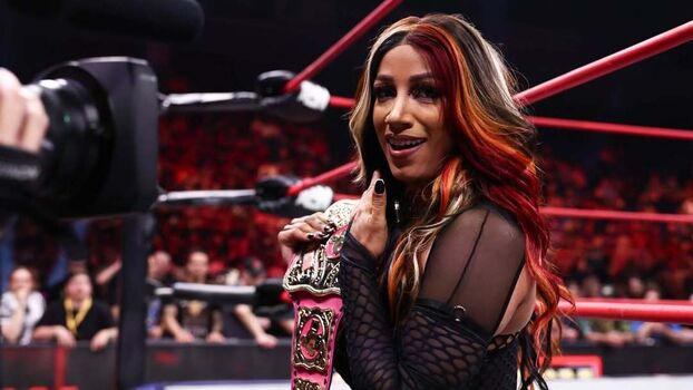 Sasha Banks