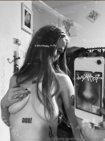 Full leaked Saucychilisauce private onlyfans photo