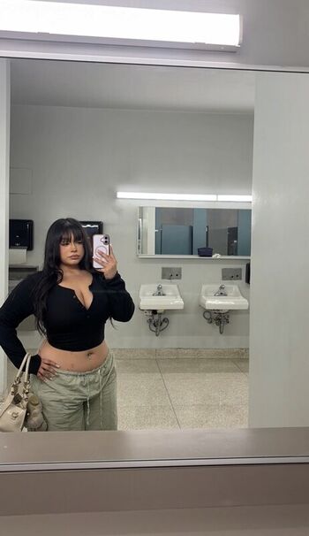 saucyysuzzy