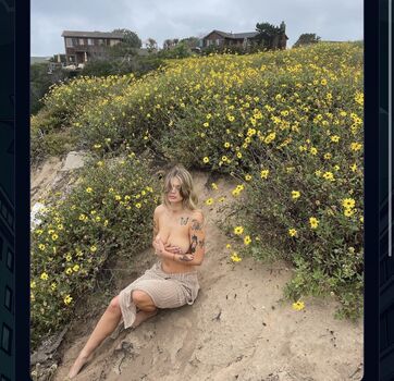 Full leaked Savannnahbananas private onlyfans photo