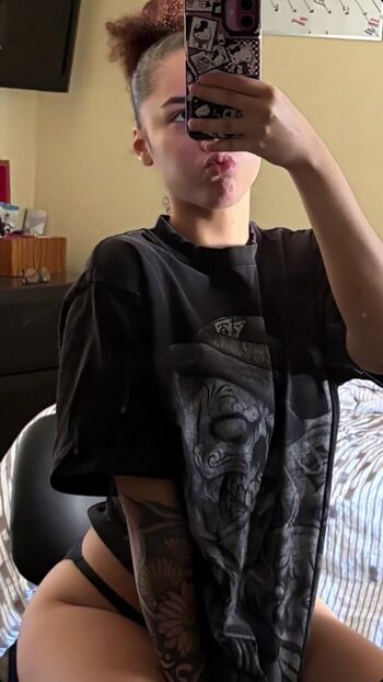 Full leaked Savyyy private onlyfans photo