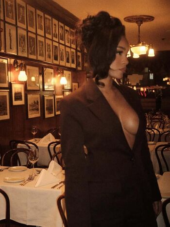 Full leaked Saweetie private onlyfans photo