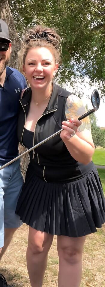 Full leaked Schatzie private onlyfans photo