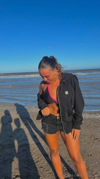 Full leaked Seinyma private onlyfans photo