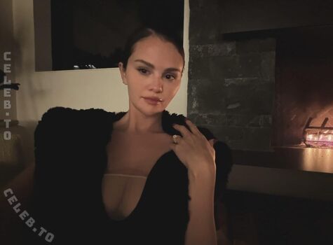 Full leaked Selena gomez  page private onlyfans photo